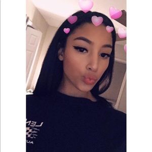 Meet your Posher, Tais